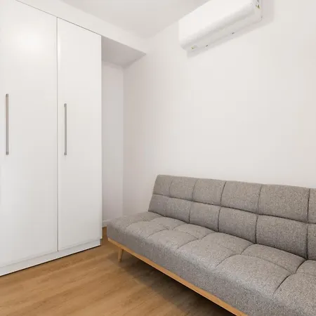 Dione Apartment